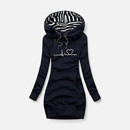 Kapuzenkleid mit Herzlinie Print