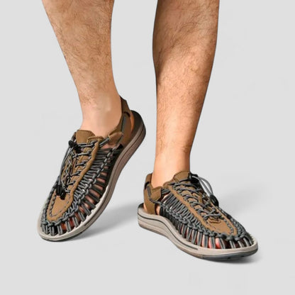 Geflochtene Sommersandalen für Herren