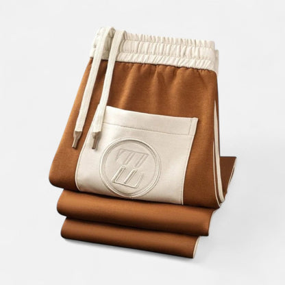 Trainingsanzug mit Stehkragen und Reißverschluss