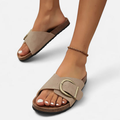 Flache Pantoletten mit großer Schnalle für Damen