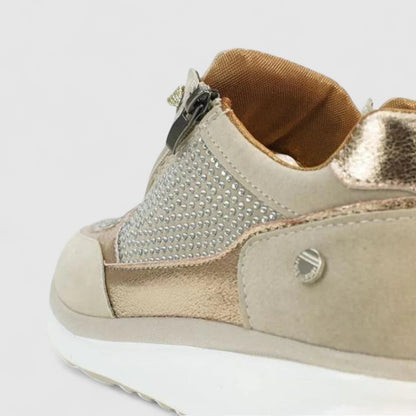 Sneaker mit seitlichem Reißverschluss und Glanzdetails