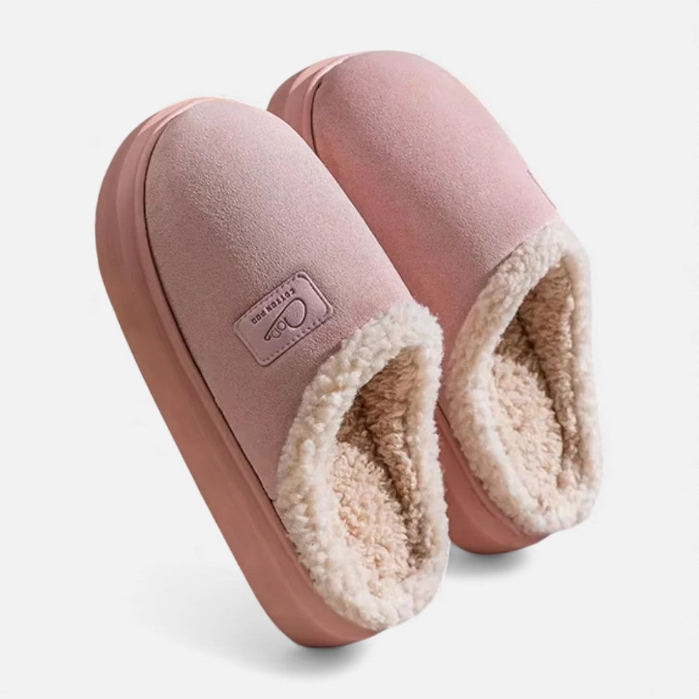 Gefütterte Hausschuhe mit Warmfutter