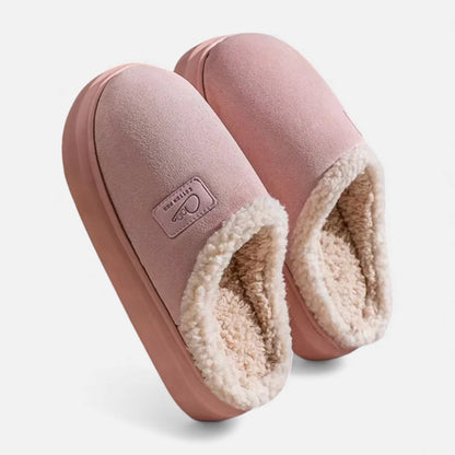 Gefütterte Hausschuhe mit Warmfutter