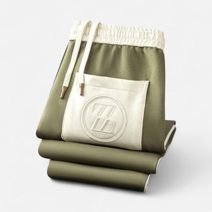 Trainingsanzug mit Stehkragen und Reißverschluss