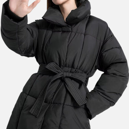 Wattierte Damenjacke mit Bindegürtel