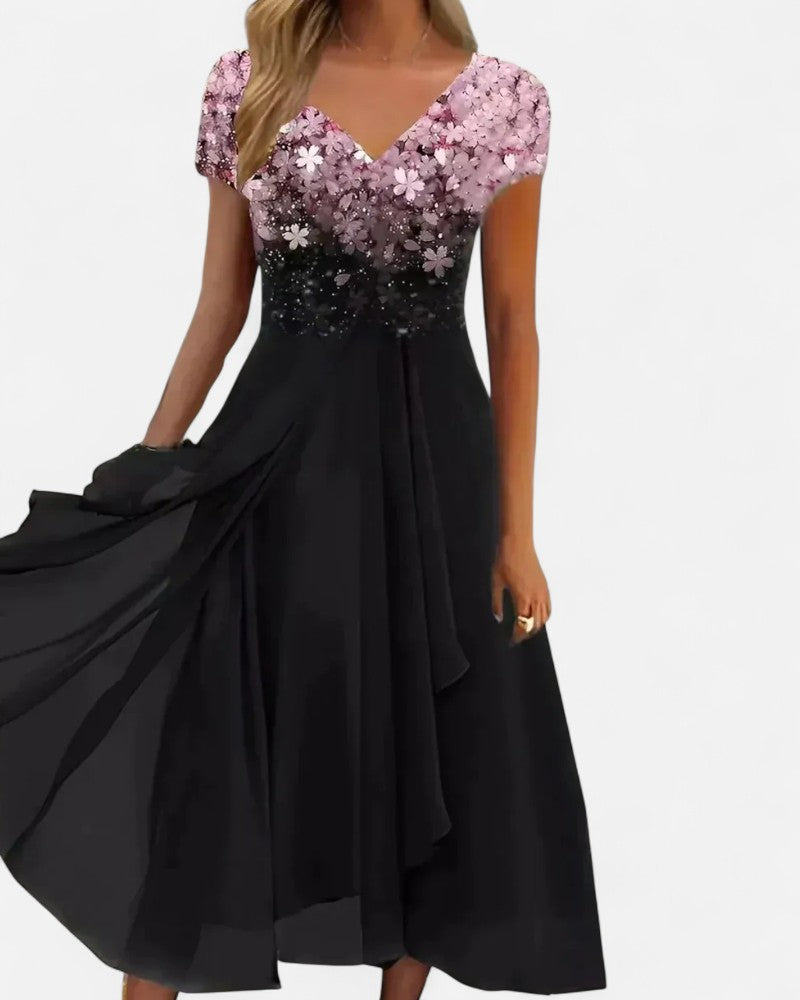 Elegantes Abendkleid mit Blumenapplikation