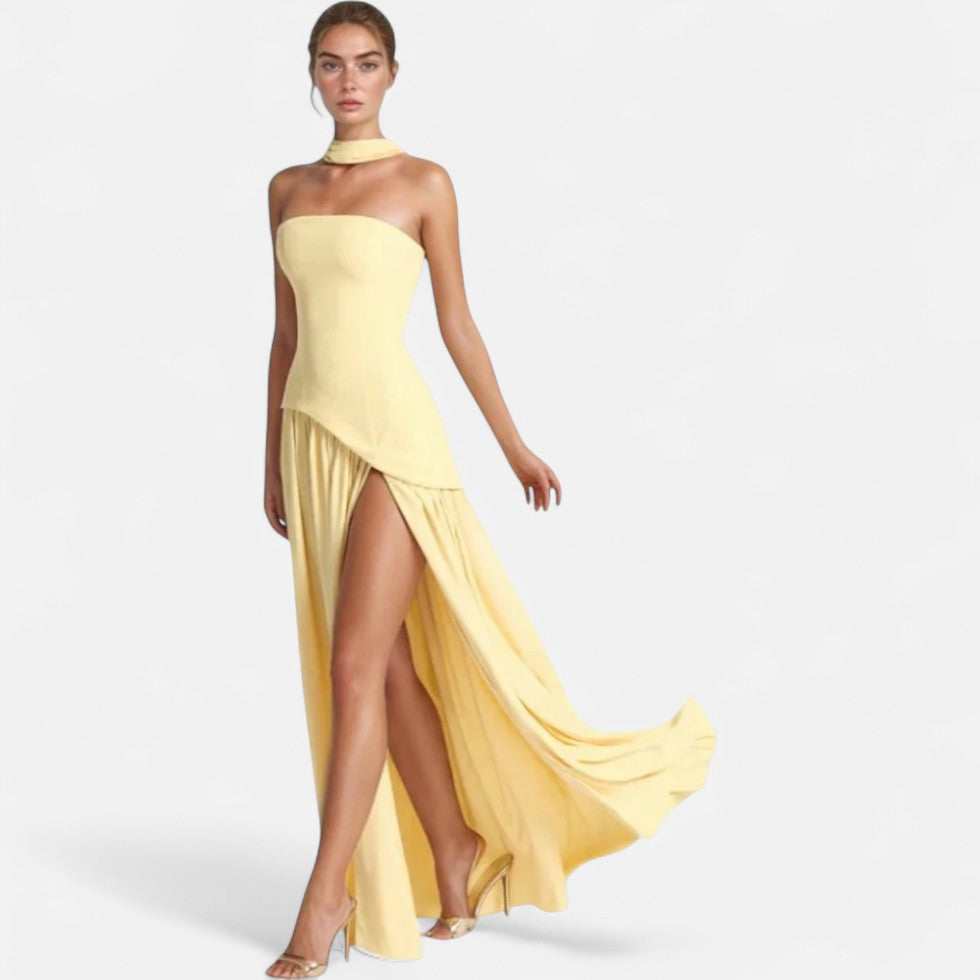 Elegantes Abendkleid mit Schlitz und Trägerfreiem Design