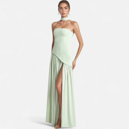 Elegantes Abendkleid mit Schlitz und Trägerfreiem Design