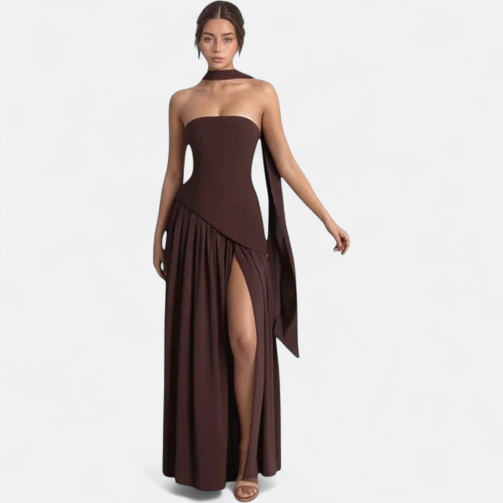 Elegantes Abendkleid mit Schlitz und Trägerfreiem Design